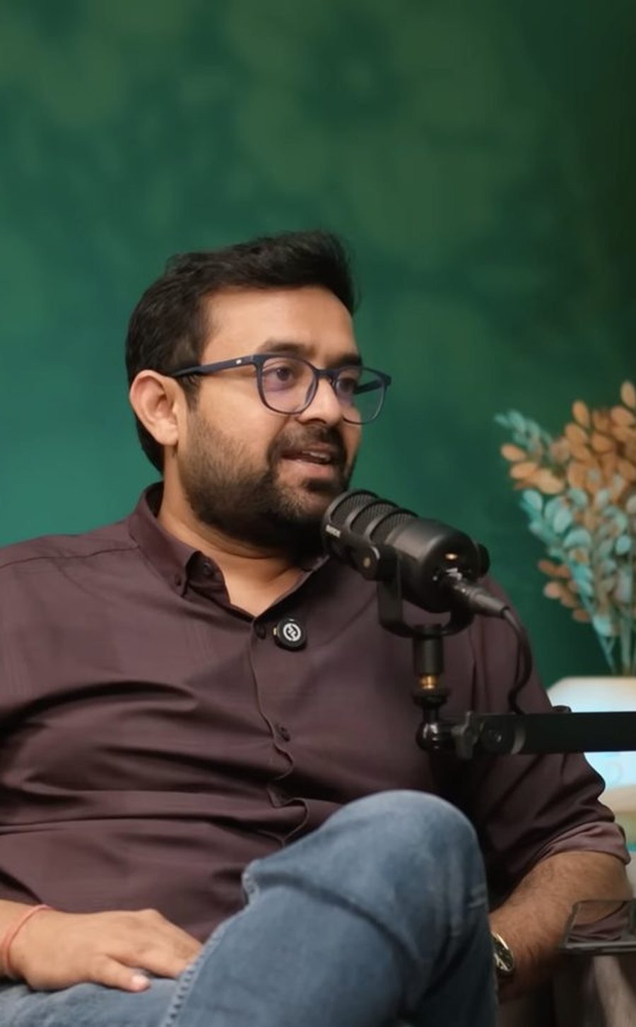 Set Prithvi – green lounge podcast studio Noida, host recording